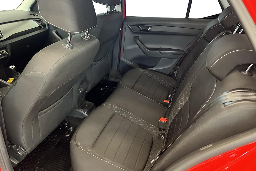 Vehicle Image 16