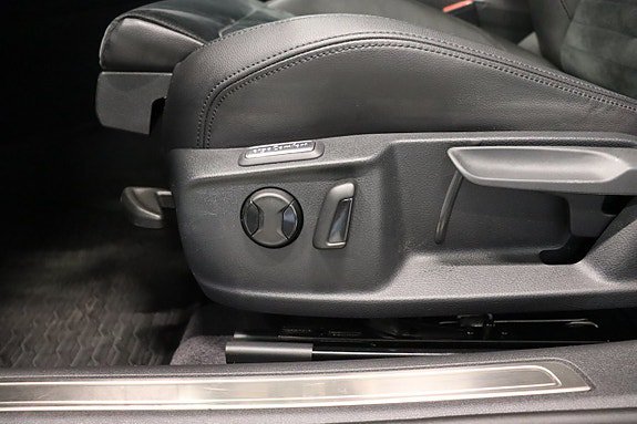 Vehicle Image 29
