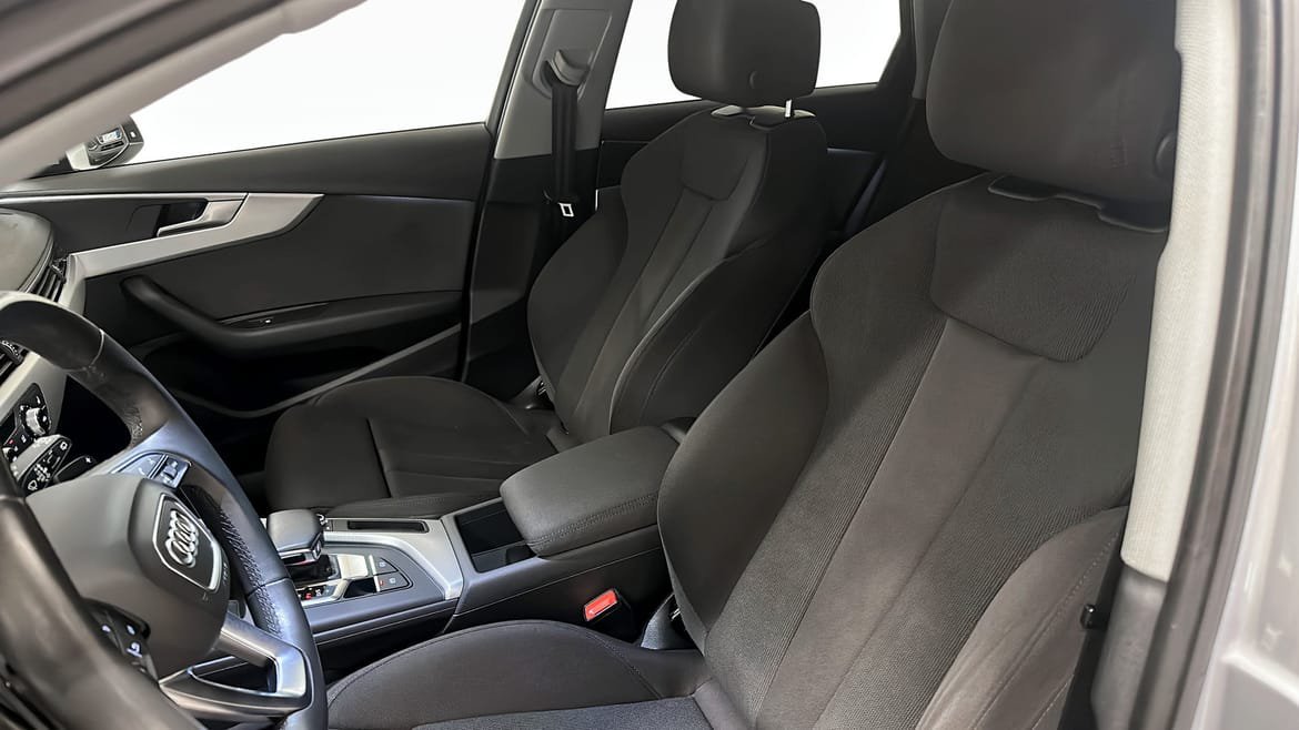Vehicle Image 8