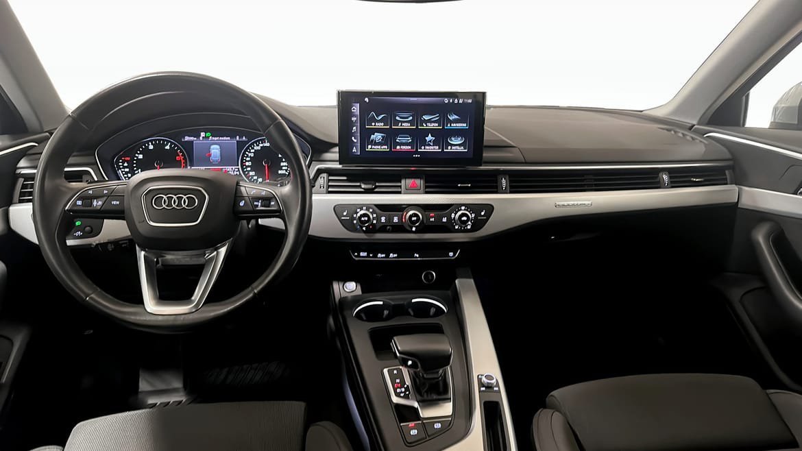Vehicle Image 10