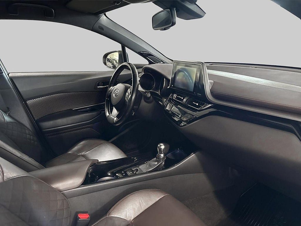 Vehicle Image 10