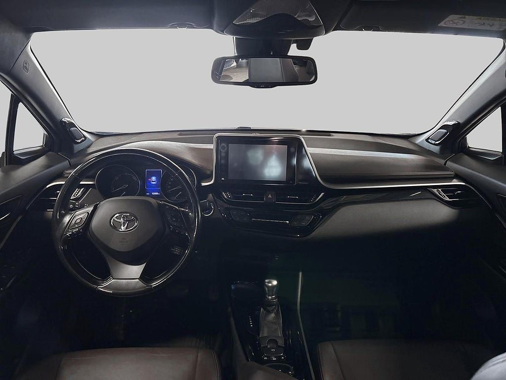 Vehicle Image 12