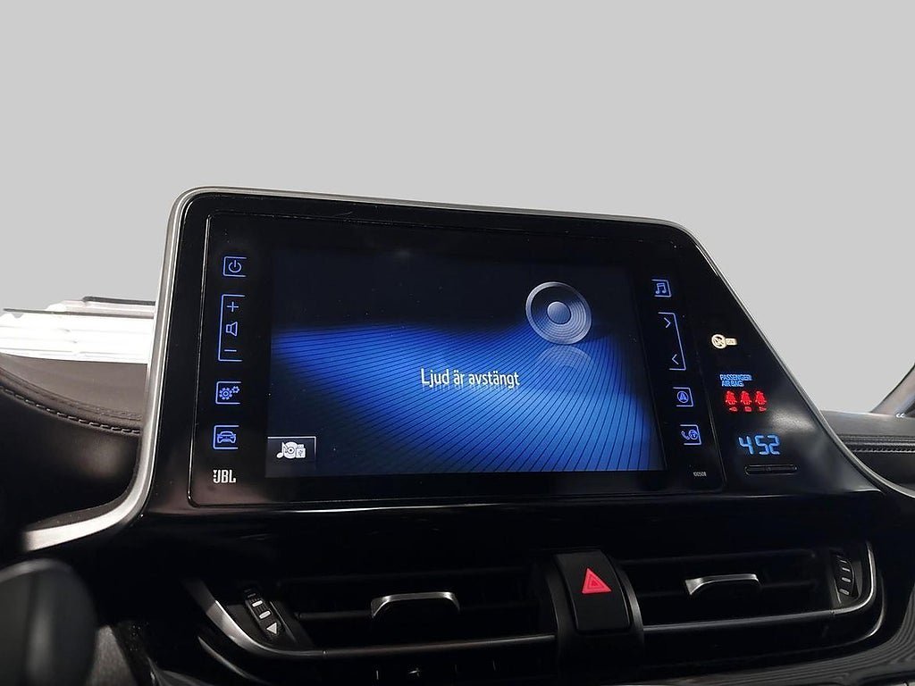 Vehicle Image 16