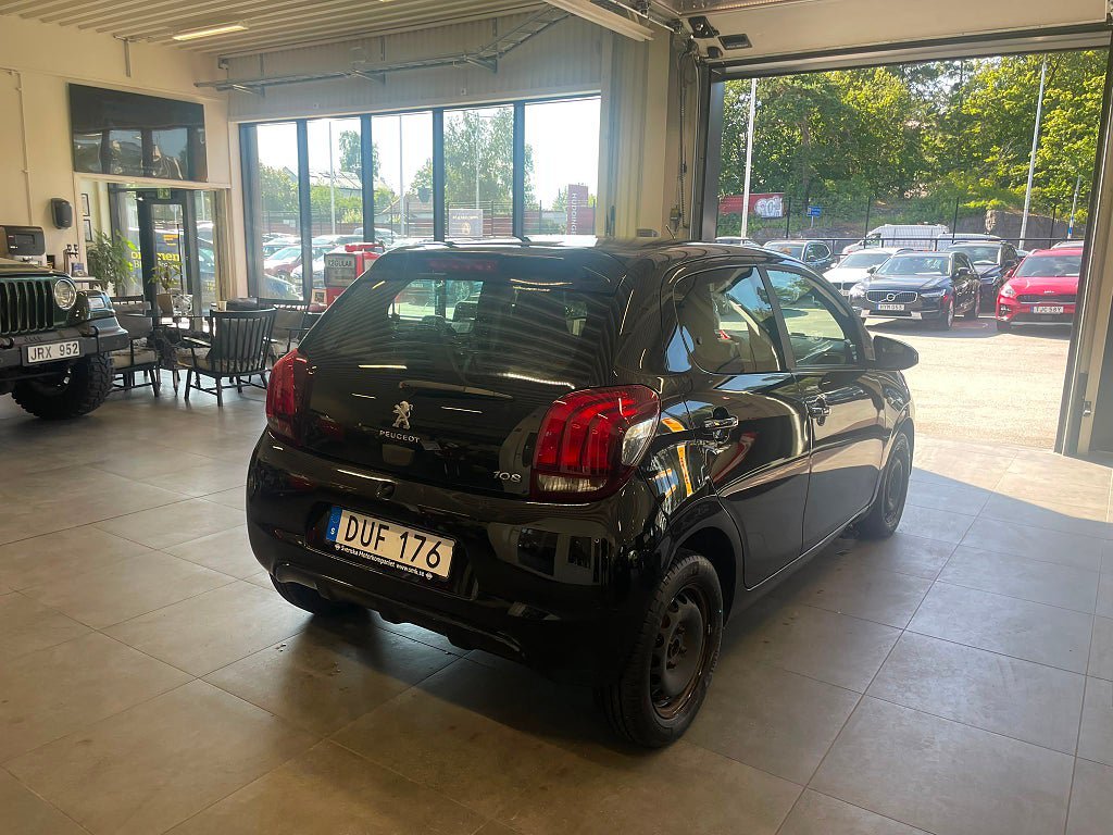 Vehicle Image 9
