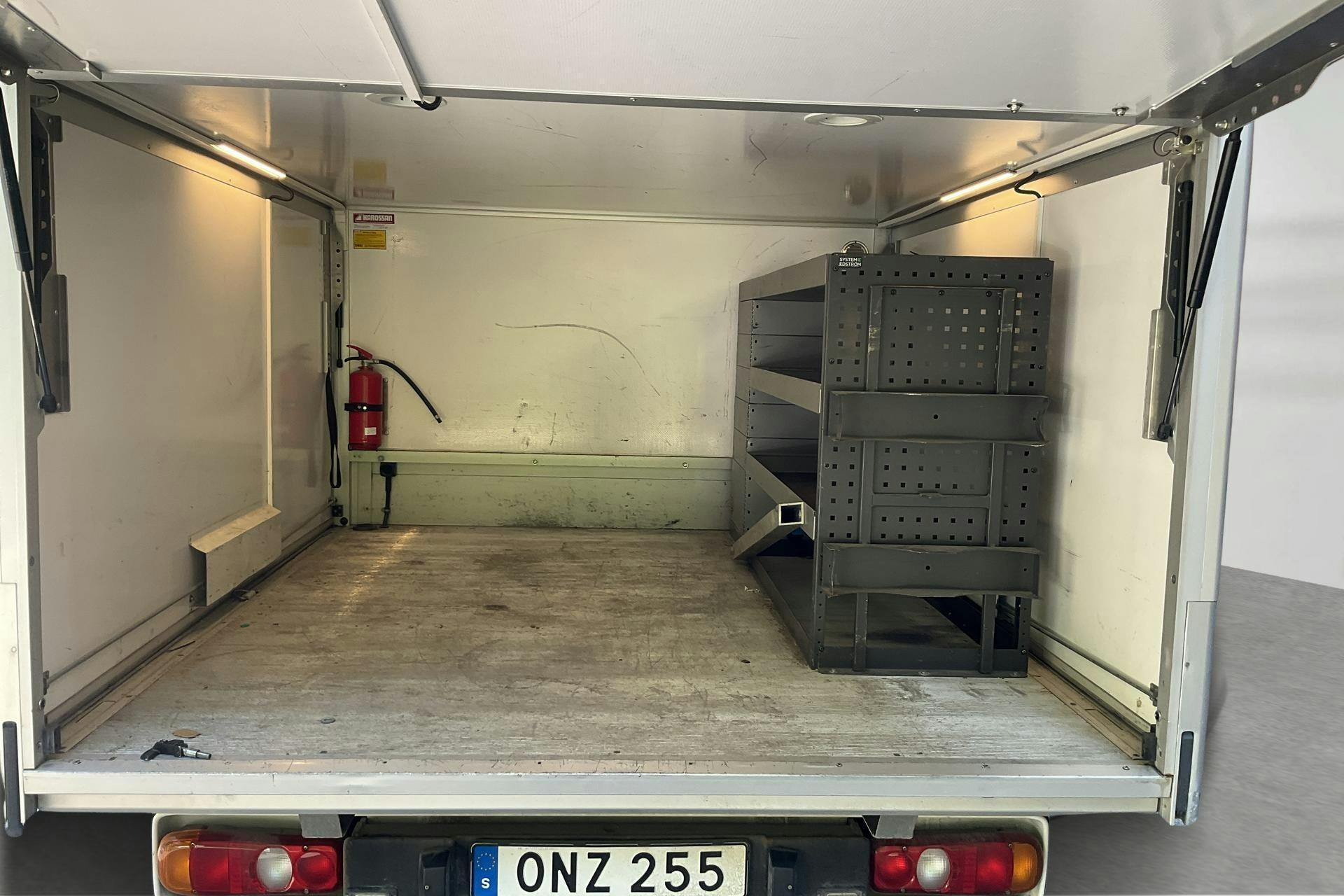 Vehicle Image 9