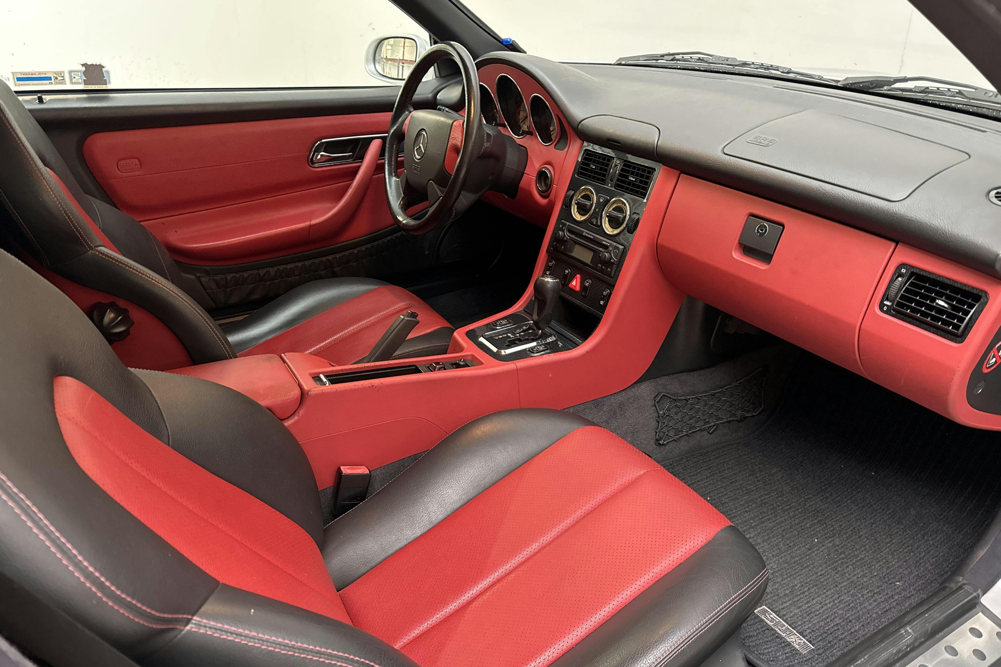 Vehicle Image 12