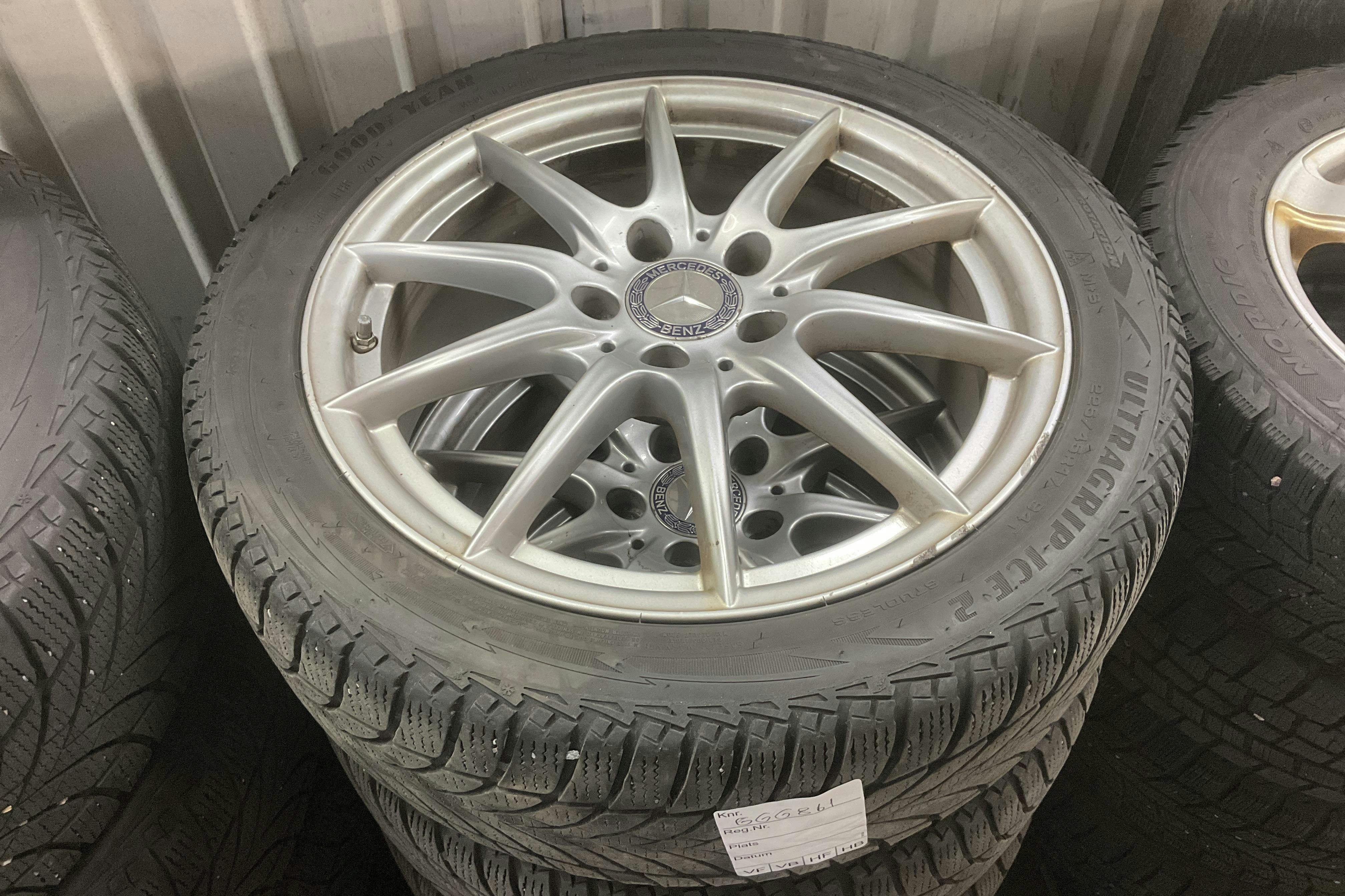 Vehicle Image 11