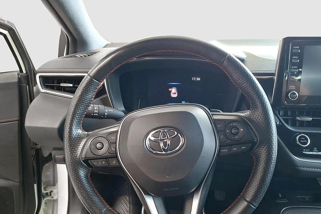 Vehicle Image 11