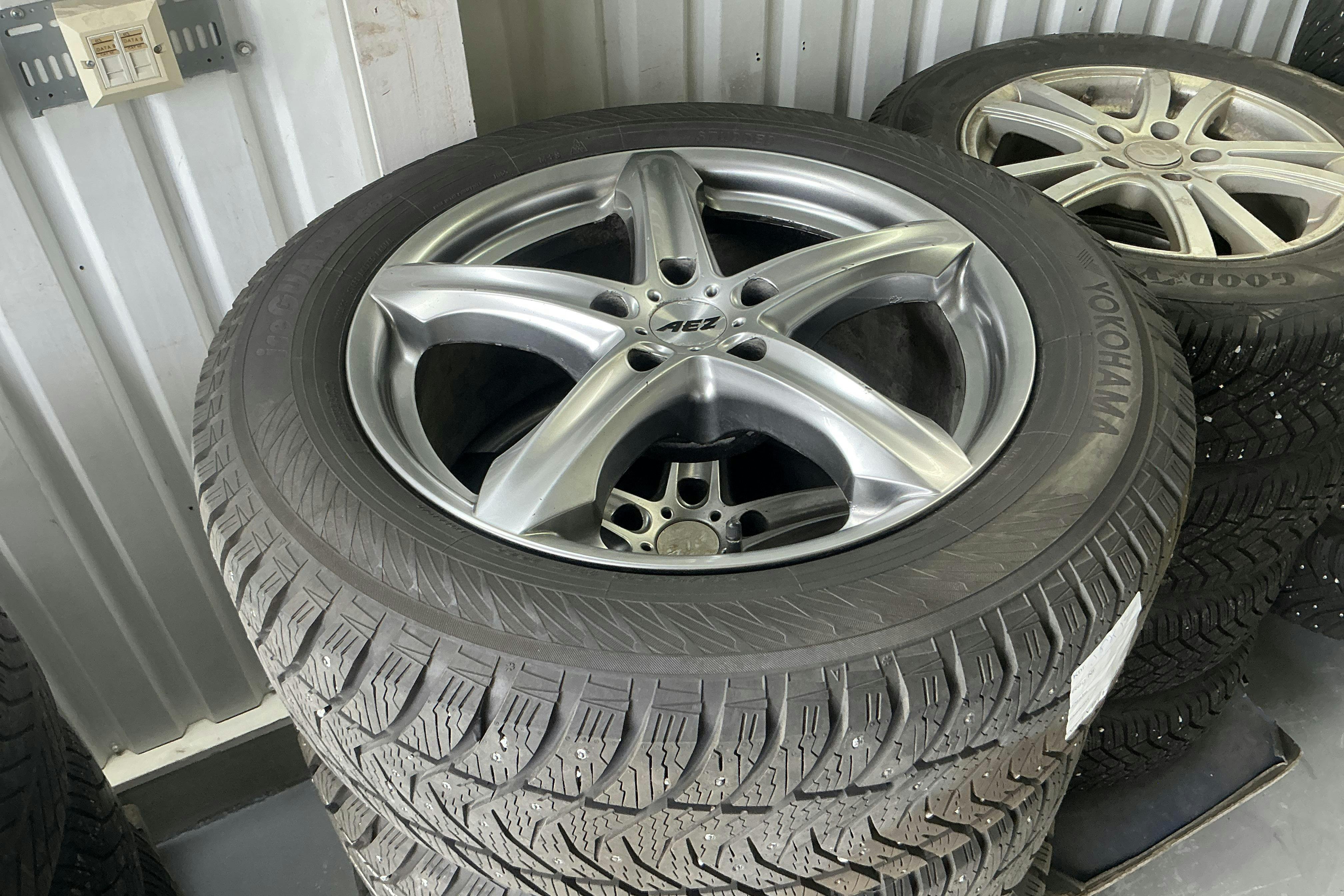Vehicle Image 15