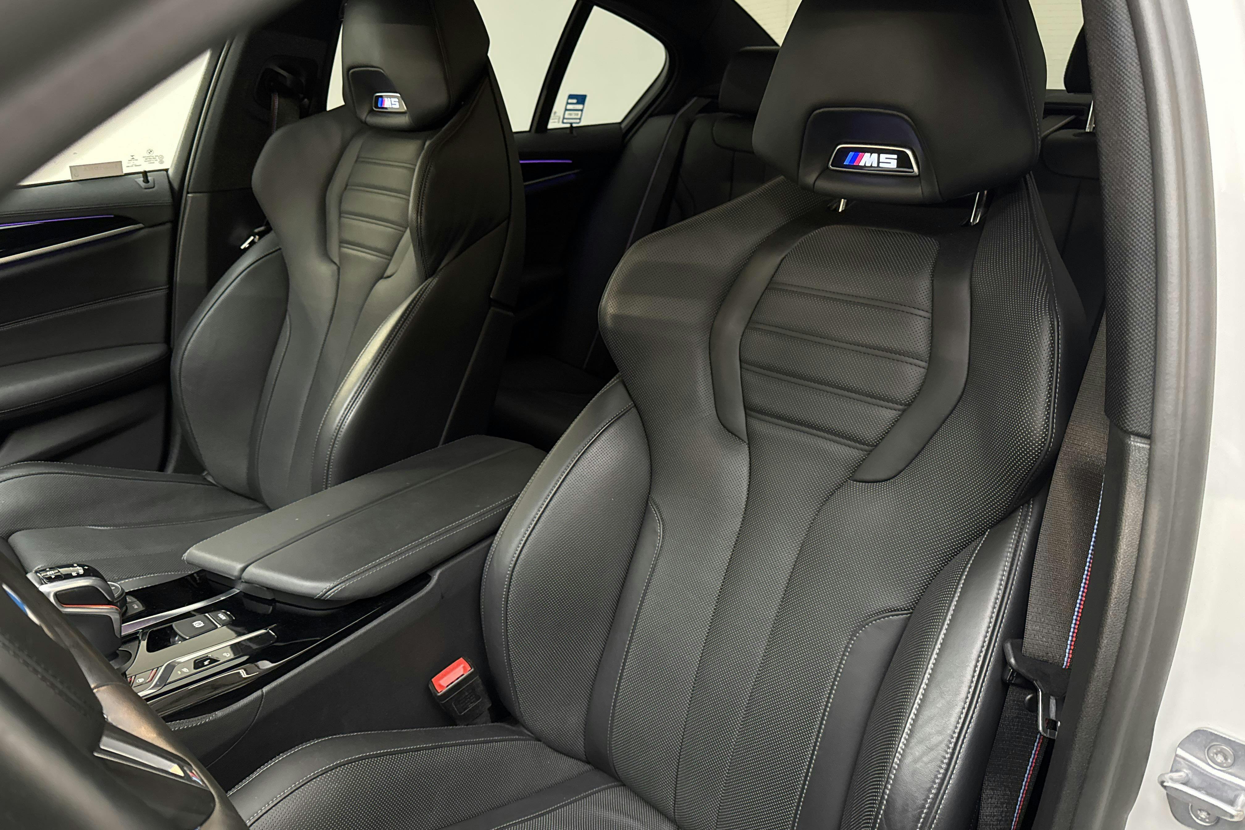 Vehicle Image 21