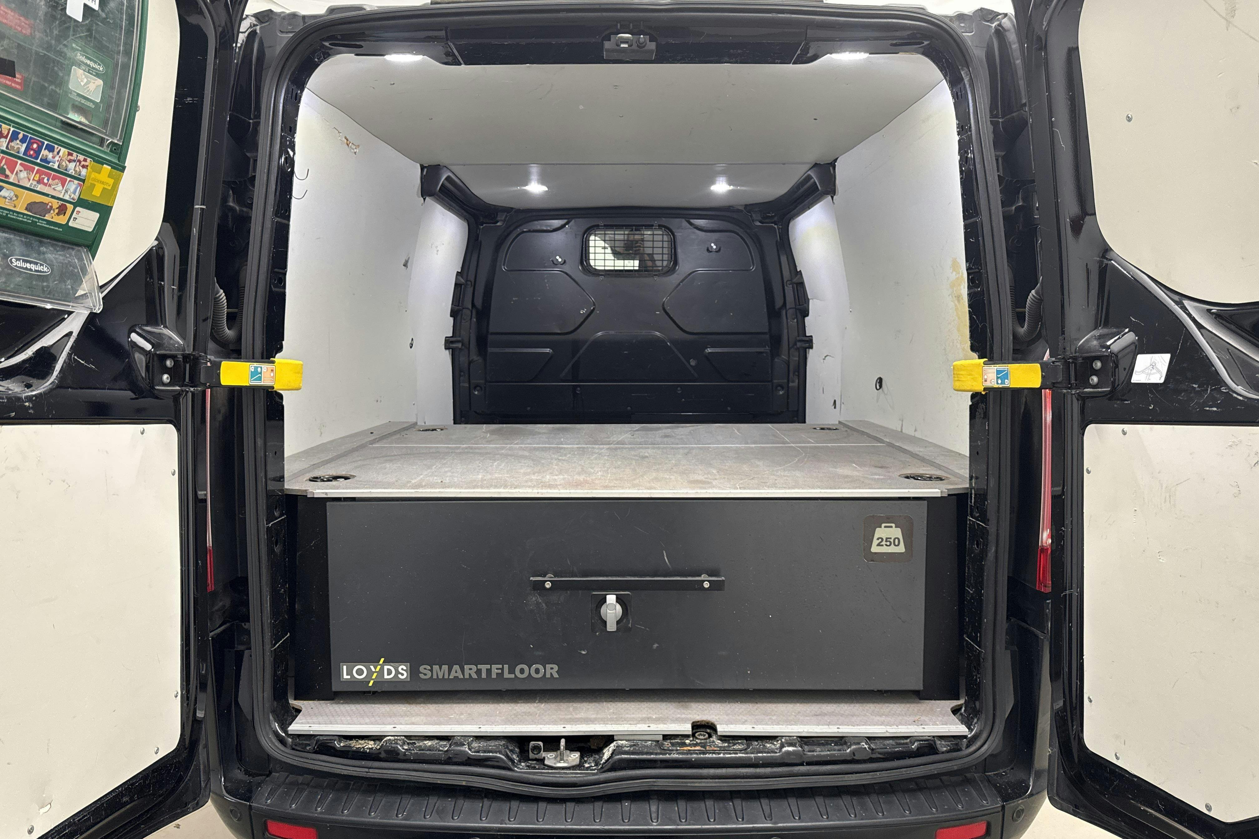 Vehicle Image 9