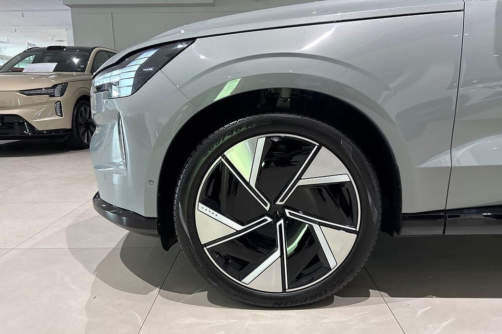 Vehicle Image 17