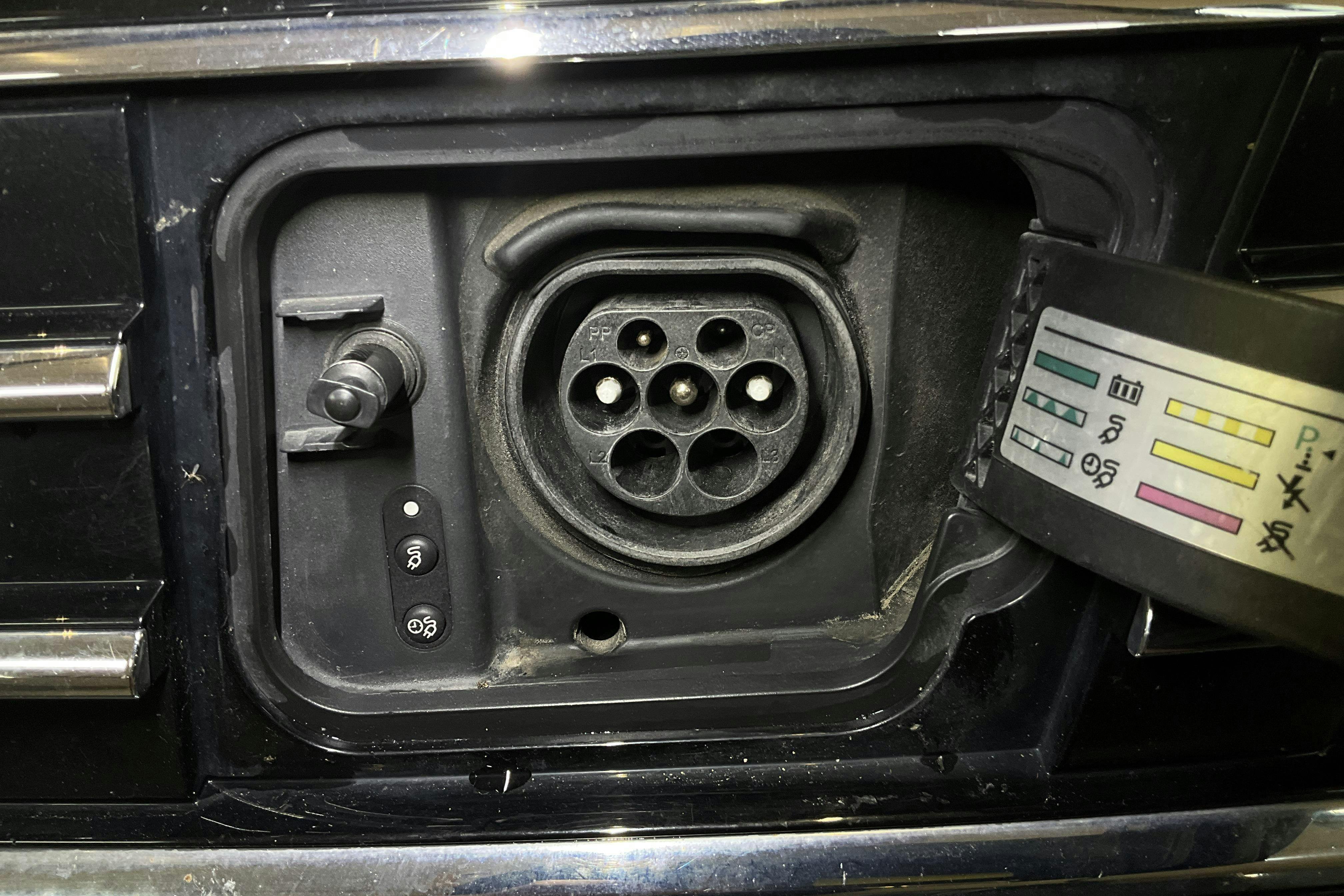 Vehicle Image 16