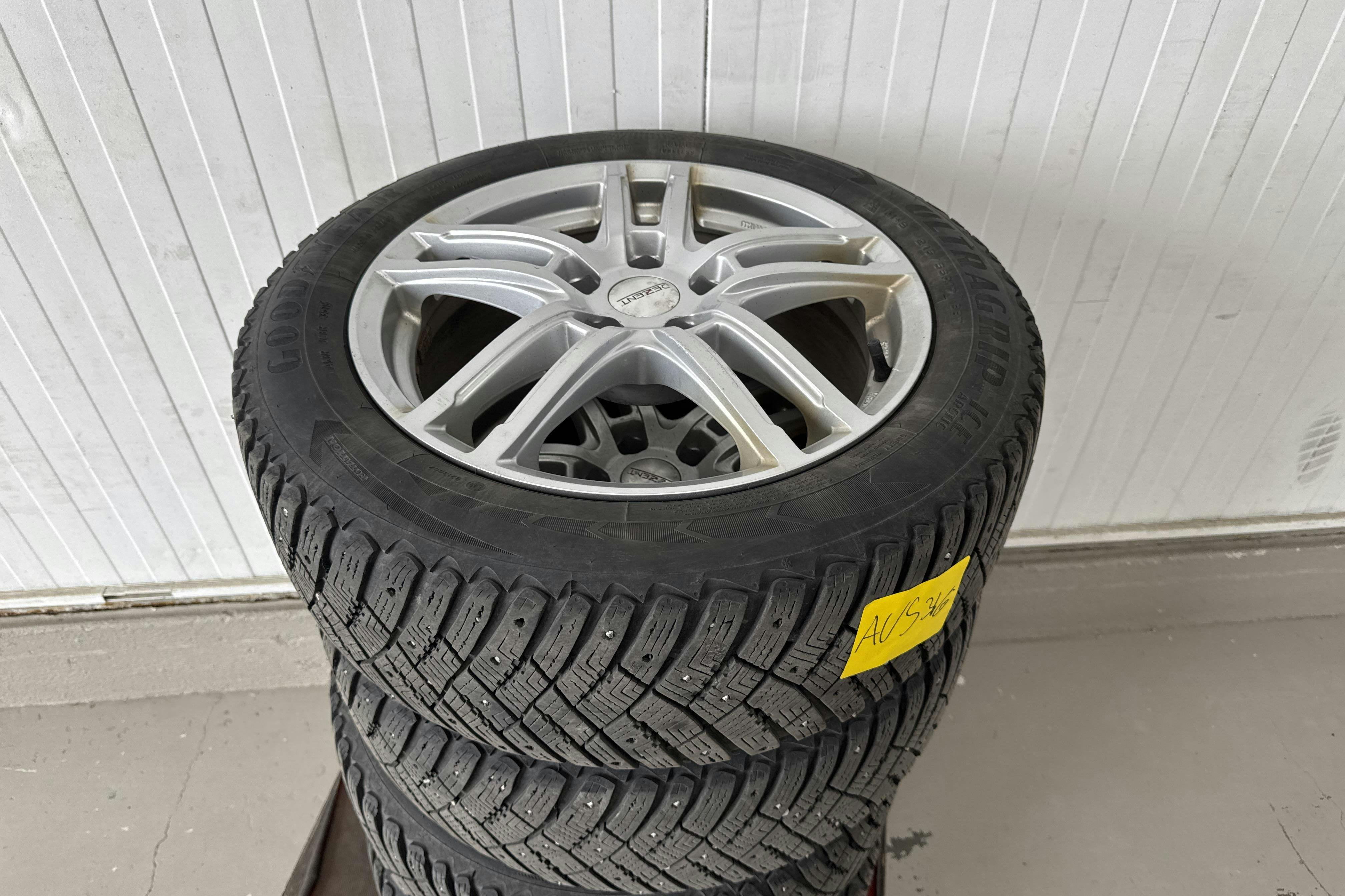 Vehicle Image 18