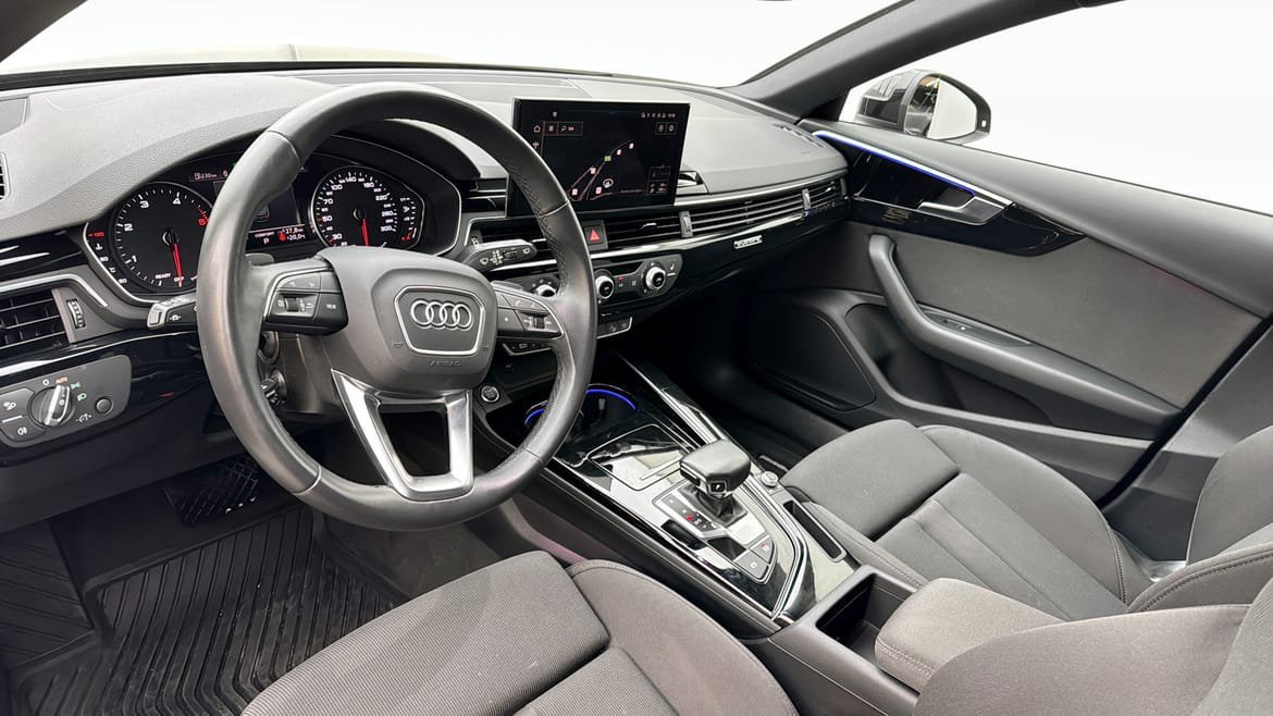 Vehicle Image 7