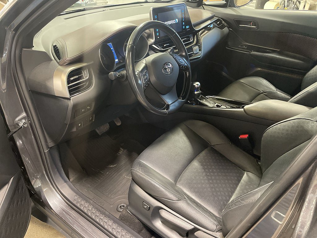 Vehicle Image 10