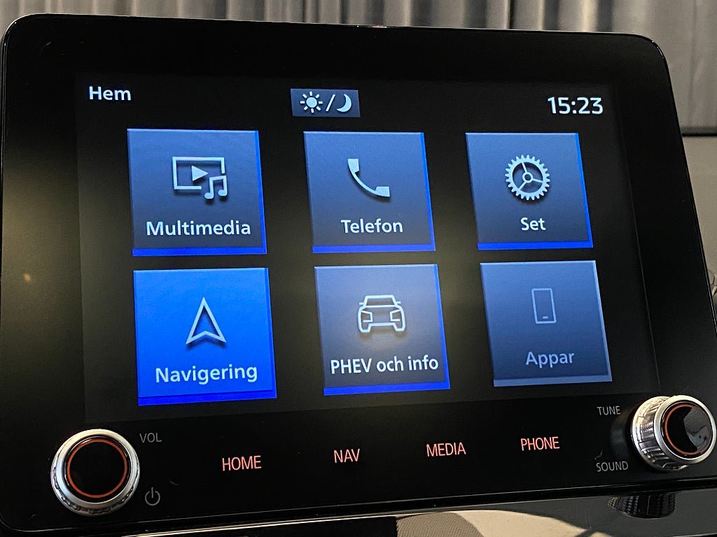 Vehicle Image 12