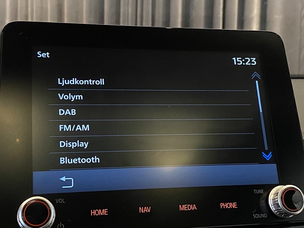 Vehicle Image 15