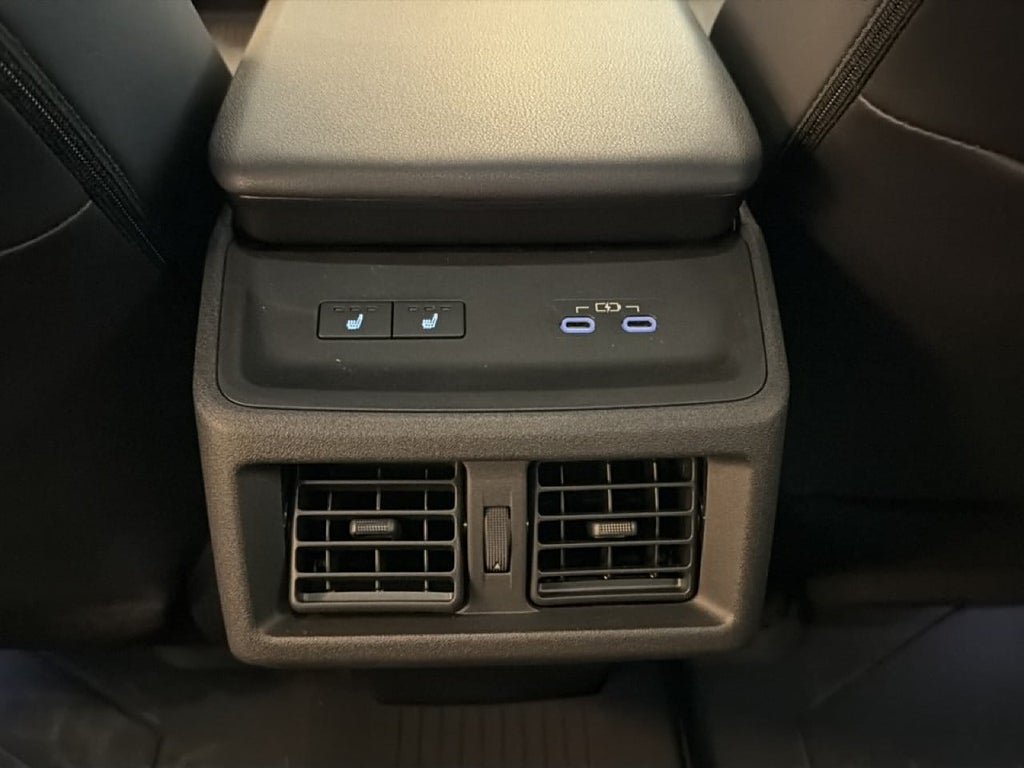 Vehicle Image 27