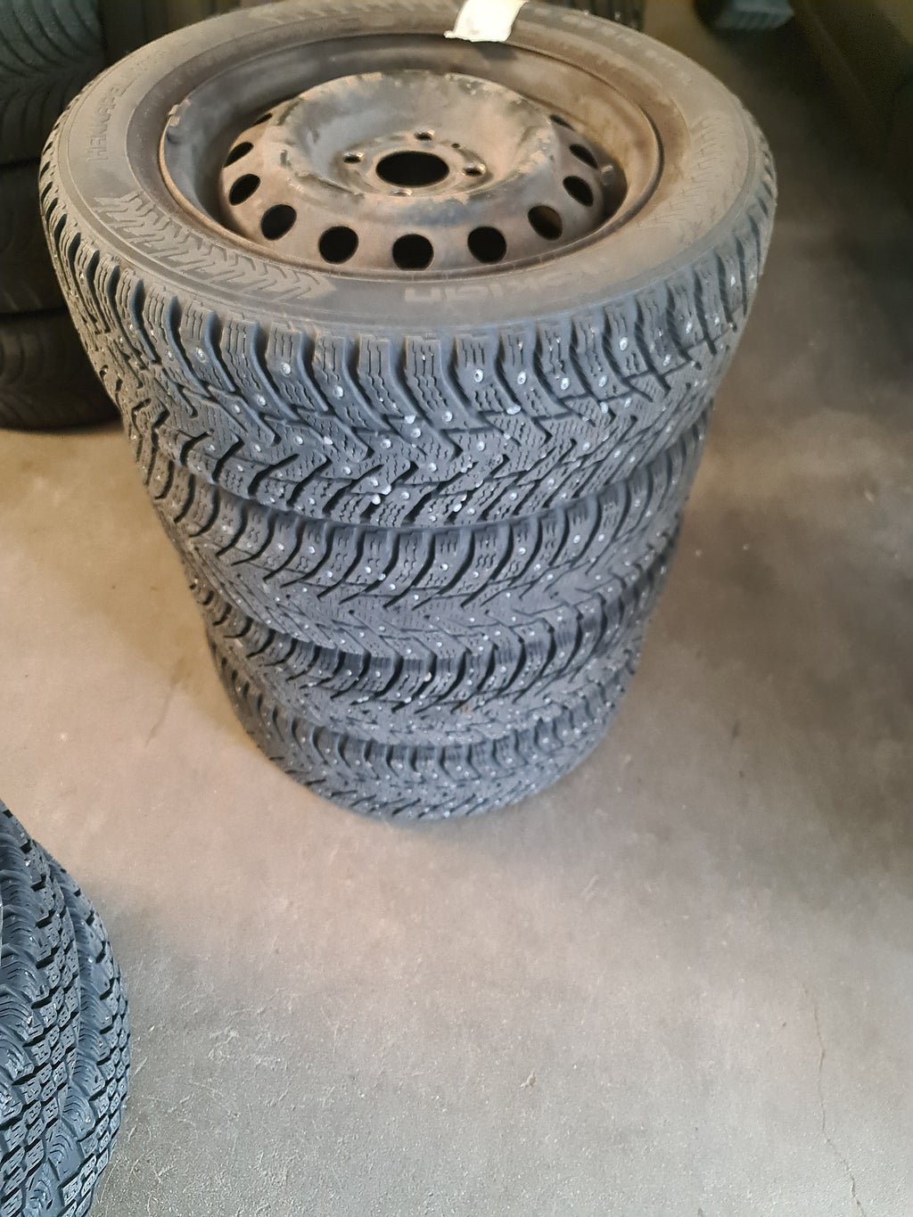 Vehicle Image 12