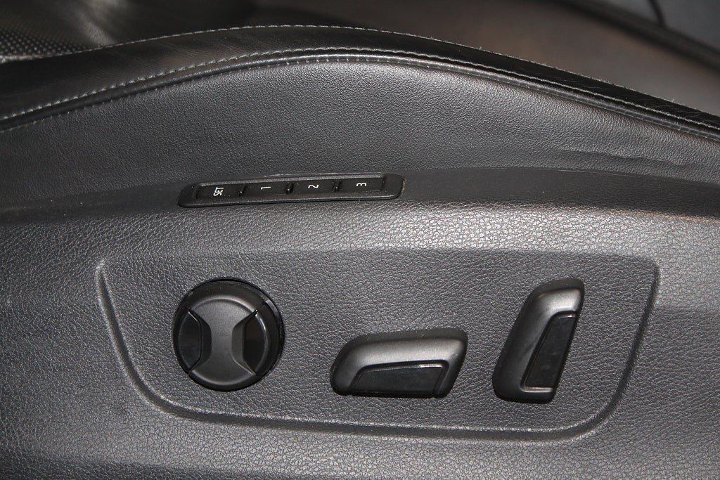 Vehicle Image 24
