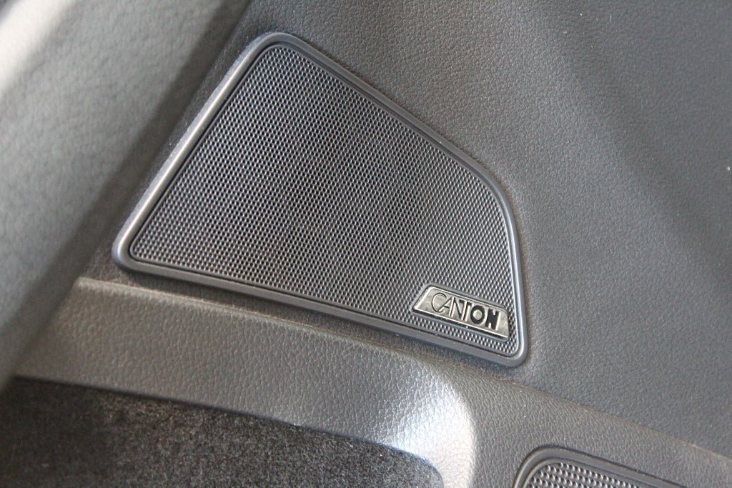 Vehicle Image 25