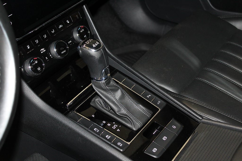 Vehicle Image 26