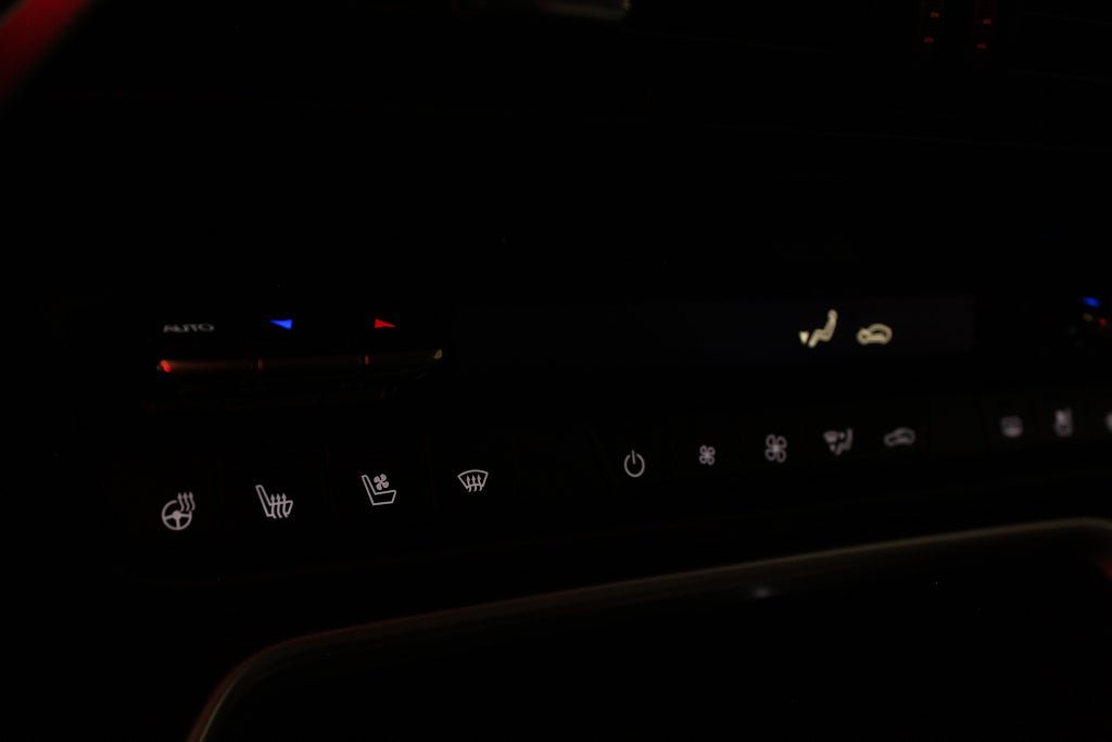Vehicle Image 32
