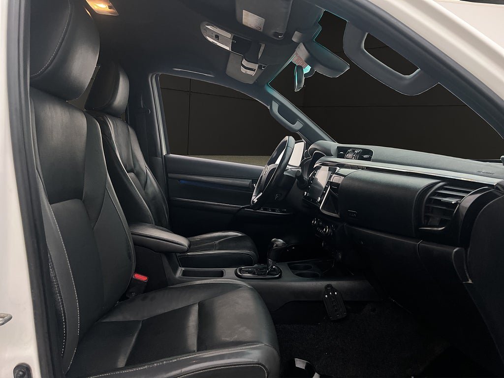 Vehicle Image 14