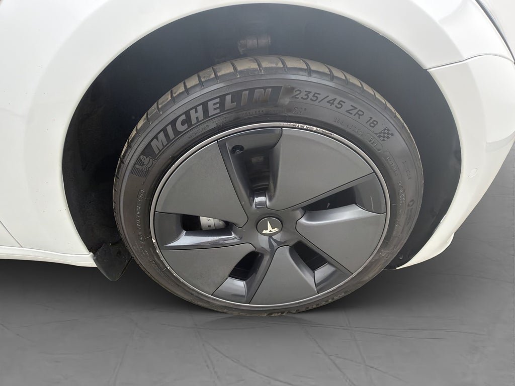 Vehicle Image 30