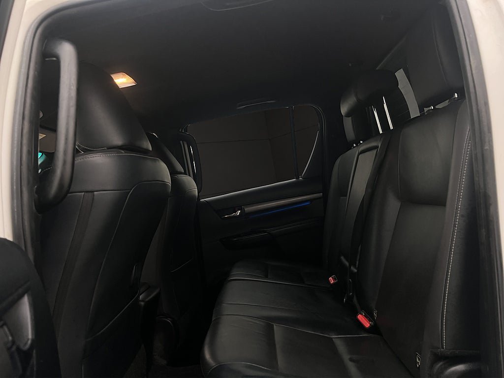 Vehicle Image 18
