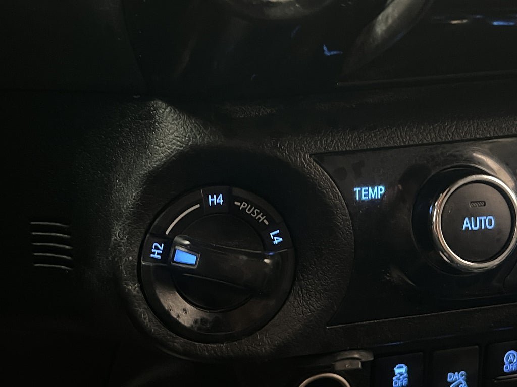 Vehicle Image 29