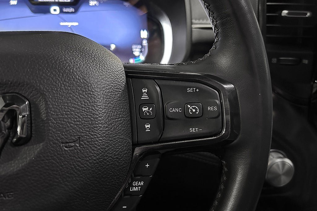 Vehicle Image 24