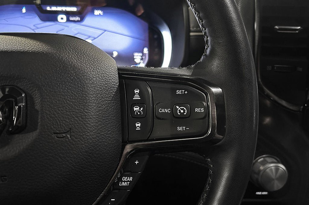 Vehicle Image 26