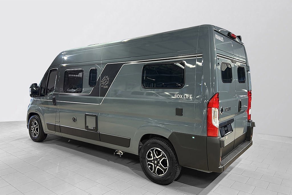 Vehicle Image 32