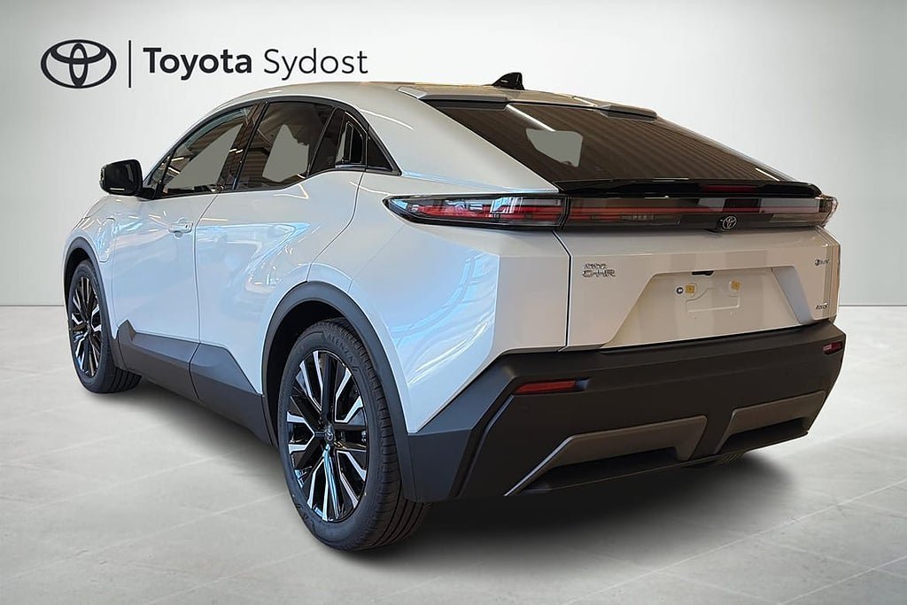 Vehicle Image 13