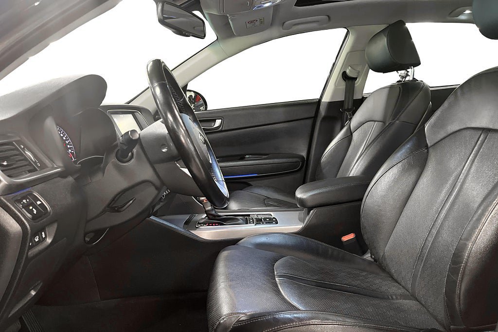 Vehicle Image 13