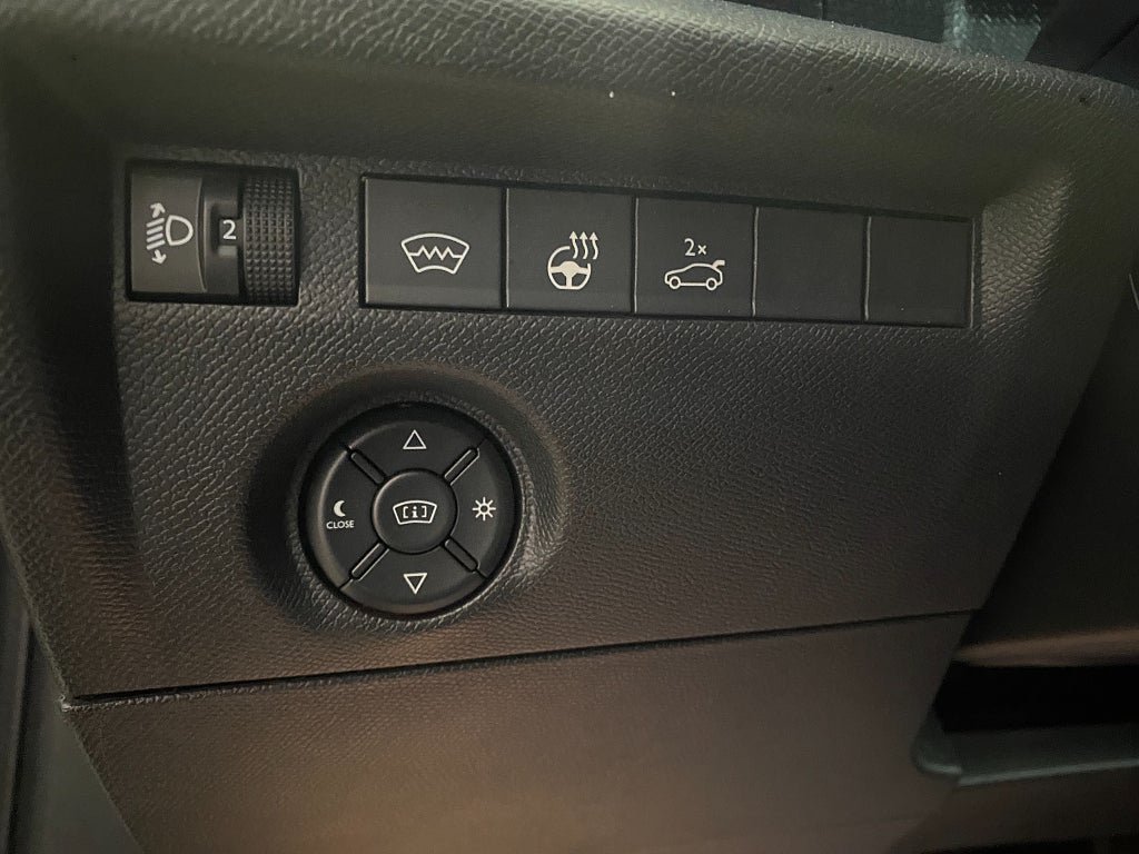 Vehicle Image 24