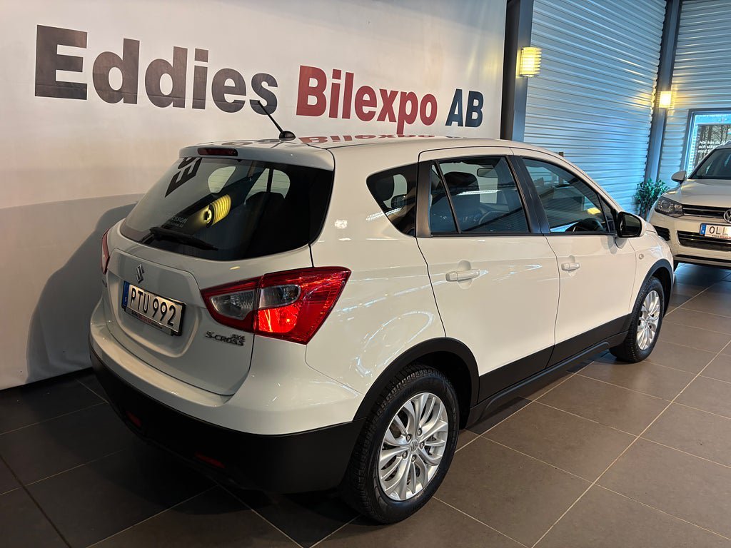 Vehicle Image 4