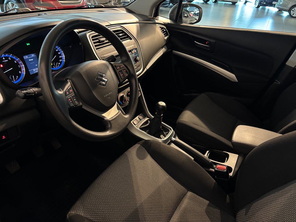 Vehicle Image 5