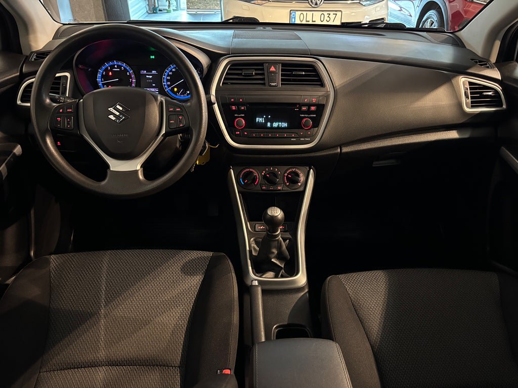 Vehicle Image 6