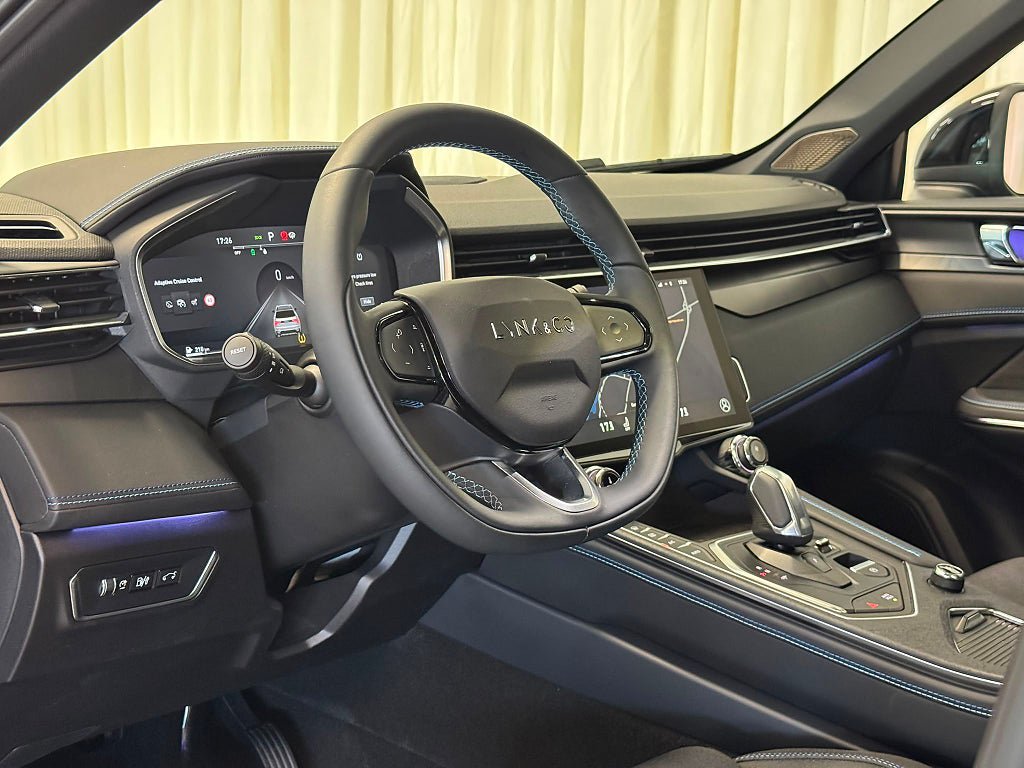 Vehicle Image 9