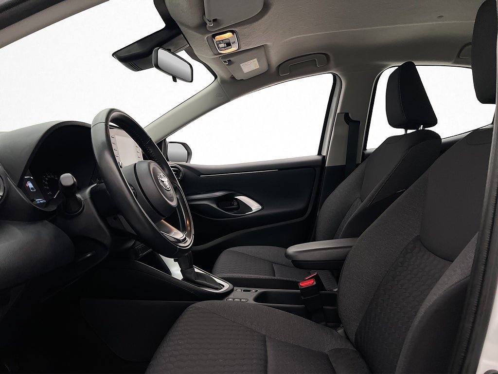 Vehicle Image 12