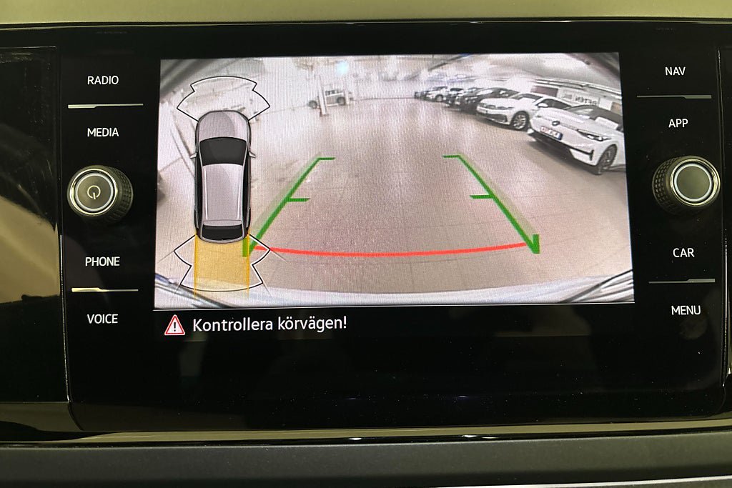 Vehicle Image 22