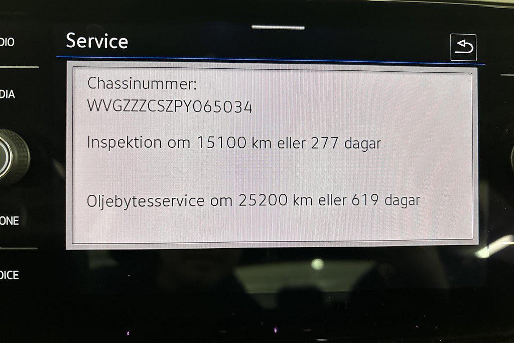 Vehicle Image 25