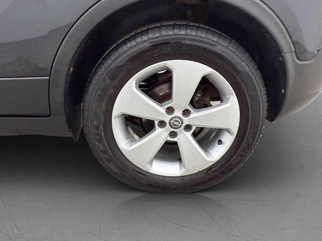 Vehicle Image 25