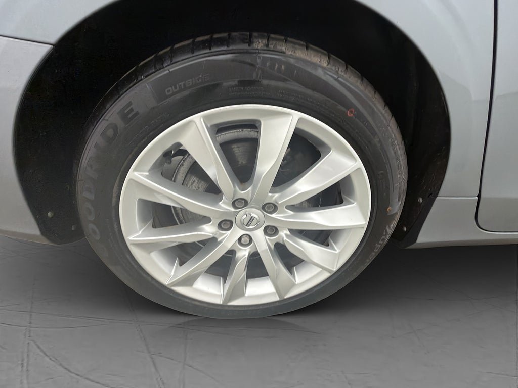 Vehicle Image 37