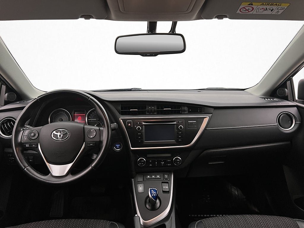 Vehicle Image 11