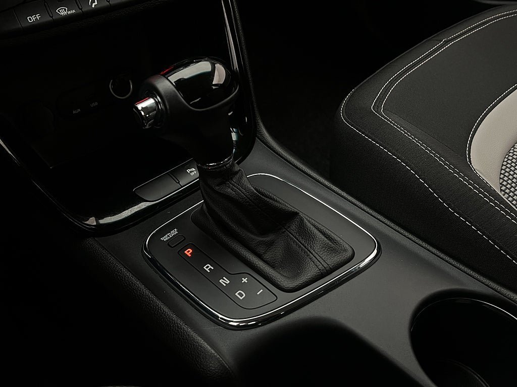 Vehicle Image 19