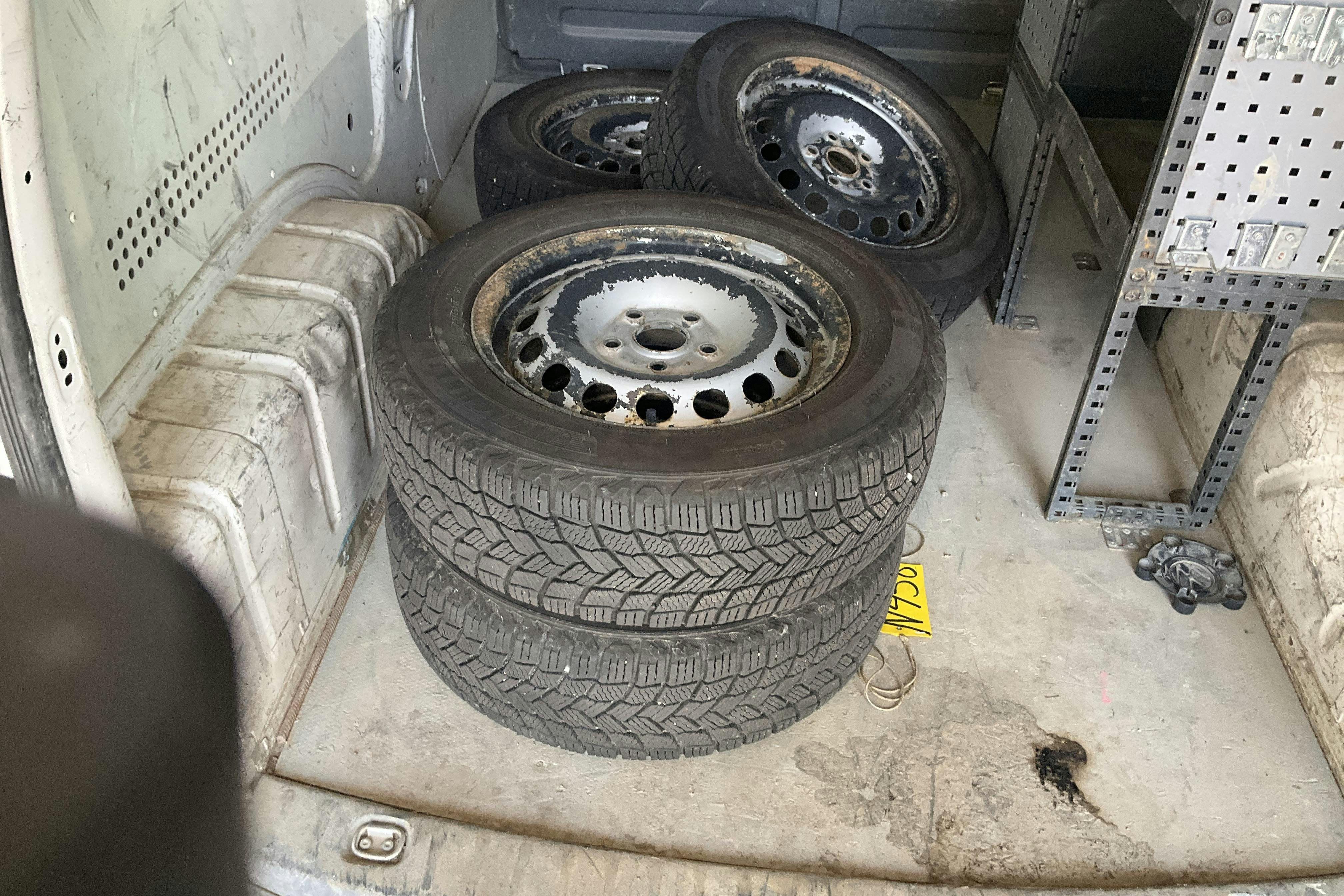 Vehicle Image 10